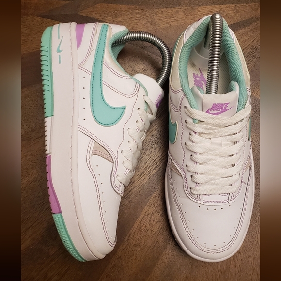 Nike Gamma Force Women's Size 5 White/Mint Green/Lavender - Picture 7 of 15